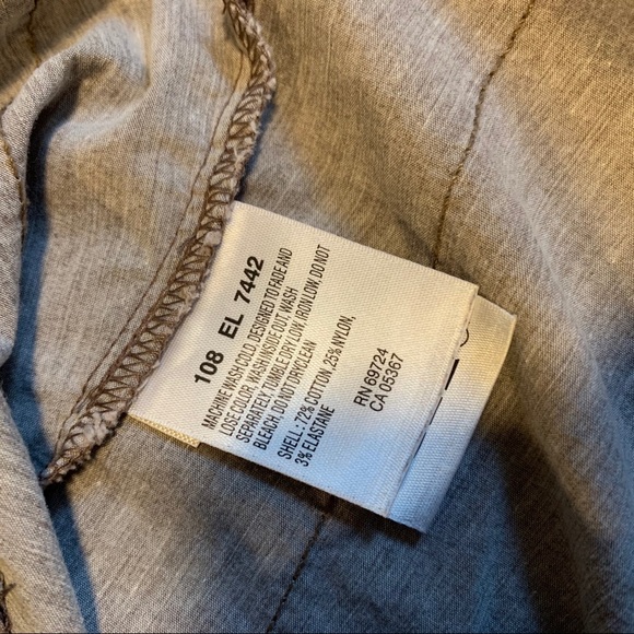 Columbia | Sleeveless Button Up Shirt - Picture 8 of 10